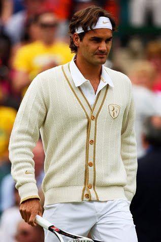 Roger Federer in cardigan crema a Wimbledon